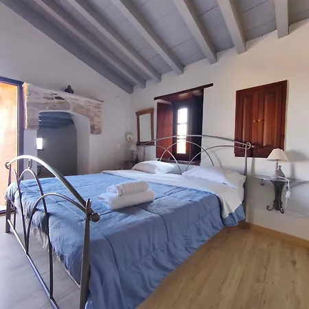 Goulas Traditional 3* Monemvasía