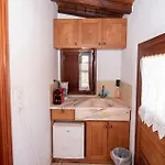 Goulas Traditional 3*