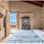 Guest house Goulas Traditional 3*