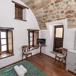 Goulas Traditional Guest house