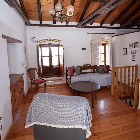 بيت ضيافة Goulas Traditional 2*