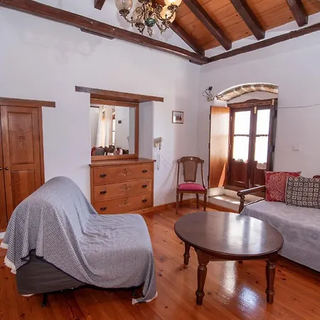 Goulas Traditional 2* Monemvasía