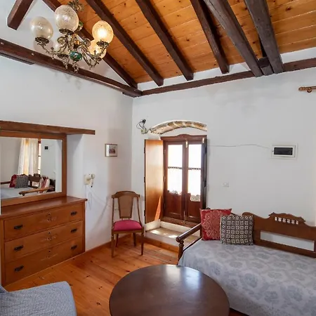 Guest house Goulas Traditional