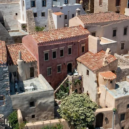 Goulas Traditional Guest house