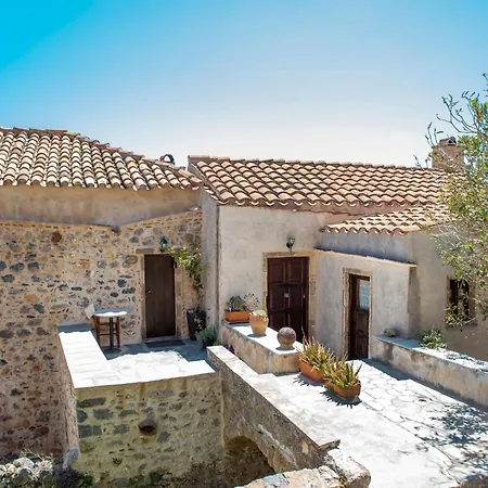 Guest house Goulas Traditional 2*