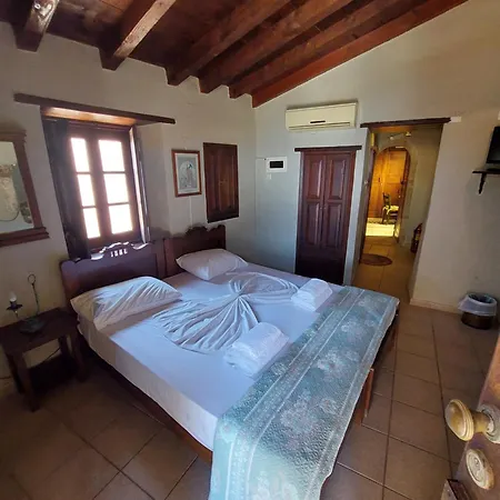 Goulas Traditional 3*