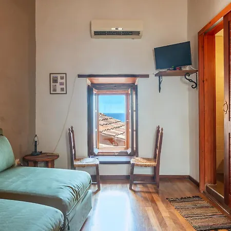 Goulas Traditional Guest house Monemvasia