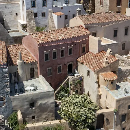 Goulas Traditional Guest house 3*