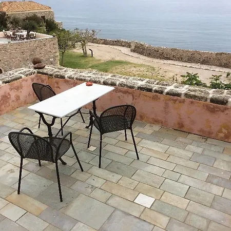 Goulas Traditional بيت ضيافة 2*
