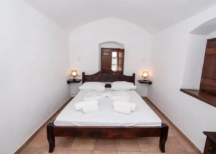 Goulas Traditional 3*