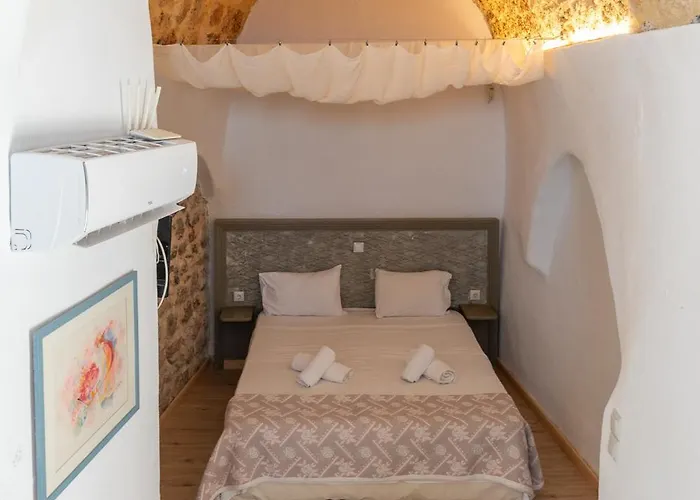 Goulas Traditional 3* Monemvasía