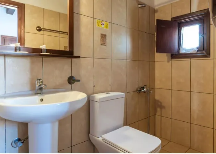 高拉斯传统宾馆 莫奈姆瓦夏