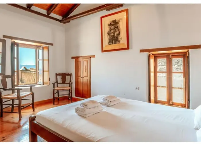 Goulas Traditional 3* Monemvasia