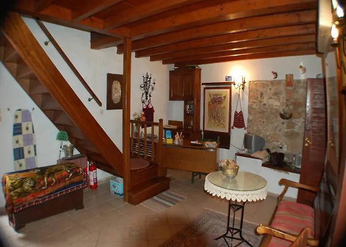 Goulas Traditional 3* Monemvasía