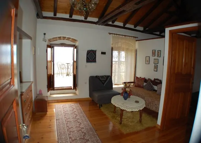 高拉斯传统宾馆 招待所 3*